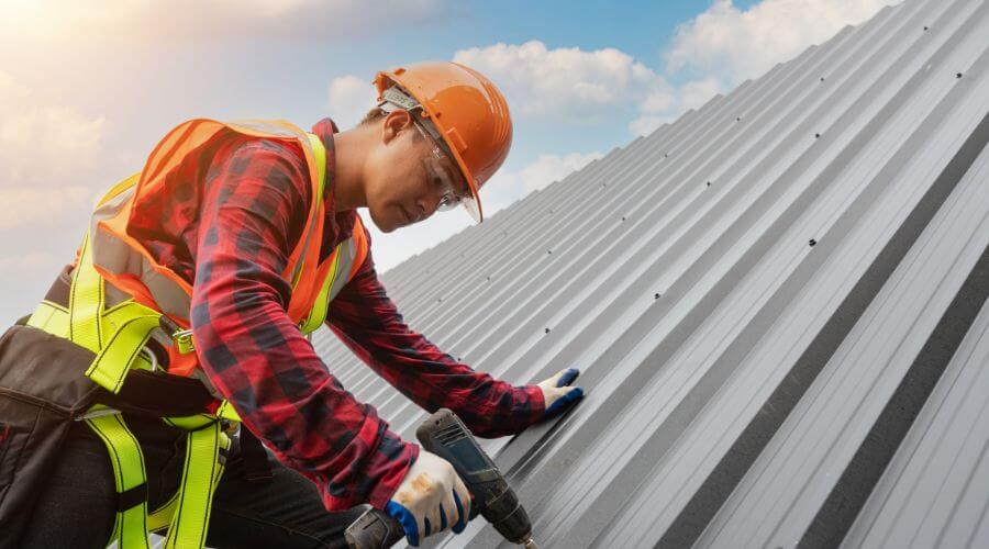 Professional residential roofers in Crystal, MI
